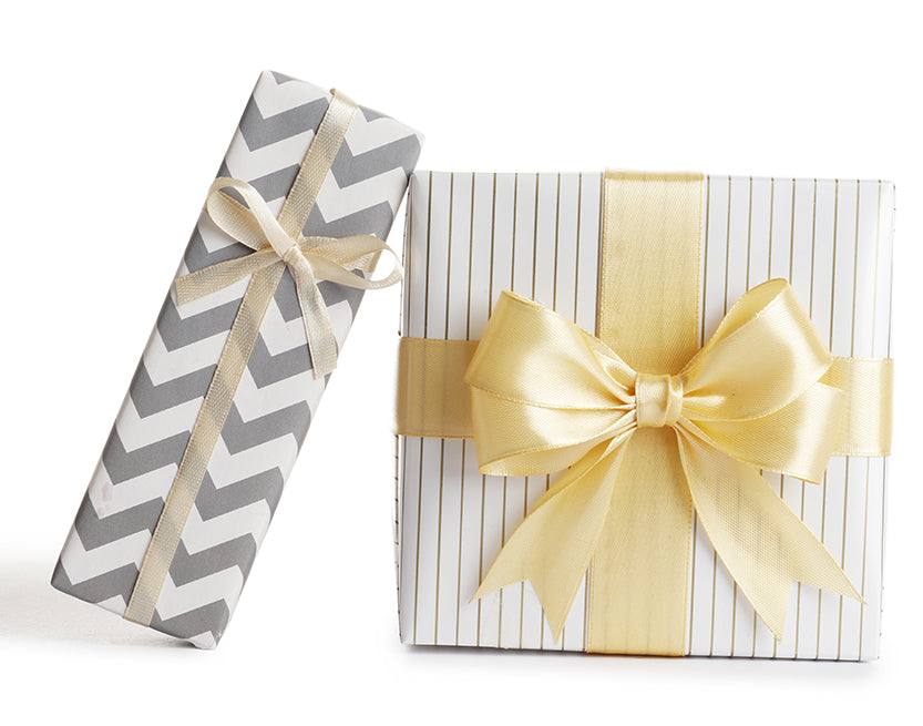 silverette-gift-wrapping-service-gift-boxes-gold-ribbon-close-up